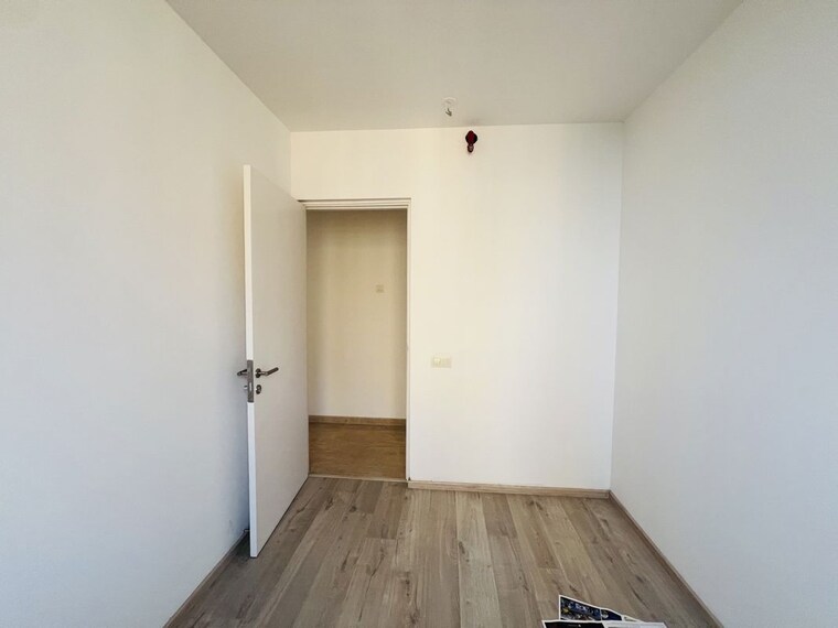 Room, hiranandani-cardinal 2.5 Bedroom 902 Sq.Ft. Apartment In Ghodbunder Road Thane 10194063