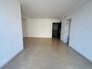 Room in 2.5 BHK Apartment at Hiranandani Cardinal, Ghodbunder Road – for Sale