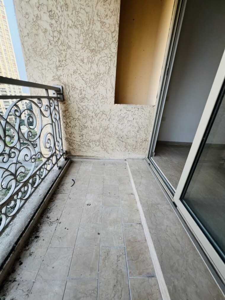 Balcony, hiranandani-cardinal 2.5 Bedroom 902 Sq.Ft. Apartment In Ghodbunder Road Thane 10194063