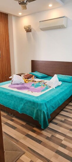 3 BHK + Pooja Room,Servant Room Builder Floor For Rent in Kohli One Malibu Town