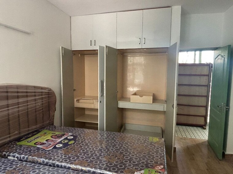 Bedroom, kohli-one-malibu-town-plot 1 RK 600 Sq.Ft. Builder Floor In Sector 47 Gurgaon 10194082