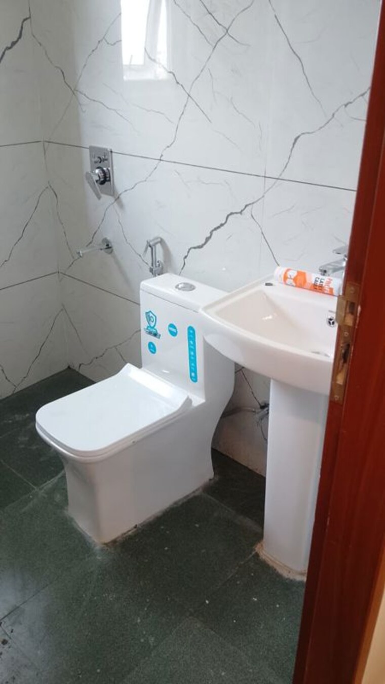Bathroom, adani-aangan 2 Bedroom 657 Sq.Ft. Apartment In Sector 89a Gurgaon 10194089