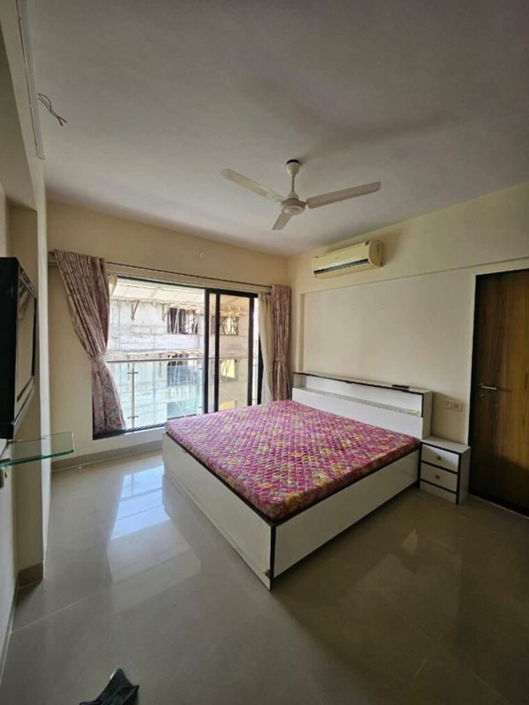 Bedroom, khar west 2 Bedroom 850 Sq.Ft. Apartment In Khar West Mumbai 10192013