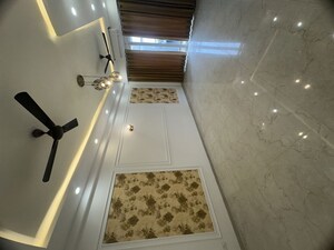 Balcony in 3 BHK Builder Floor at Smart World Orchard, Sector 61 – for Rent