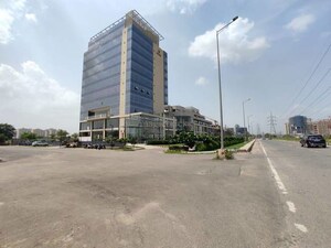  Office Space For Rent in Reach 3 Roads, Sector 70
