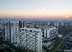 3 BHK + Servant Room Apartment For Rent in Kolte Patil Tuscan Estate