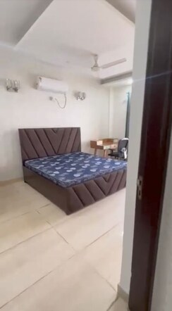4 BHK + Pooja Room,Servant Room Builder Floor For Rent in South City 2