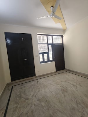 Room in 2 BHK Builder Floor at Sector 47 – for Rent