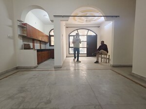 Parking in 2 BHK Builder Floor at Sector 47 – for Rent