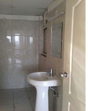 Bathroom in 3.5 BHK Apartment at Bestech Park View Ananda, Sector 81 – for Sale