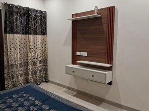 Furnished Amenities in 3 BHK Builder Floor at Sunshine Enclave, Vip Road – for Rent