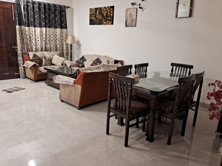 Gym, sunshine-enclave 3 Bedroom 1600 Sq.Ft. Builder Floor In Vip Road Zirakpur 10194198