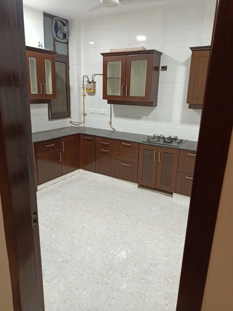 Kitchen, greater kailash ii 3 Bedroom 259 Sq.Yd. Builder Floor In Greater Kailash ii Delhi 10153919