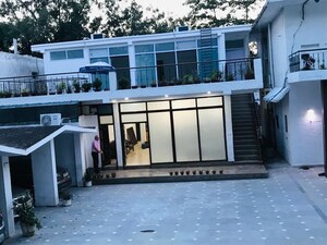 5 BHK Builder Floor – Exterior View View at Dlf Farms - for Rent