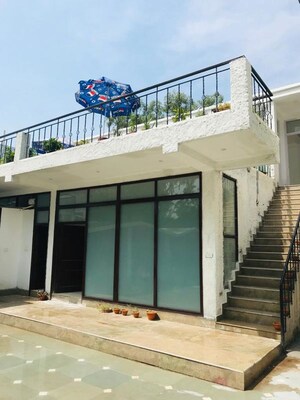 5 BHK Builder Floor – Exterior View View at Dlf Farms - for Rent