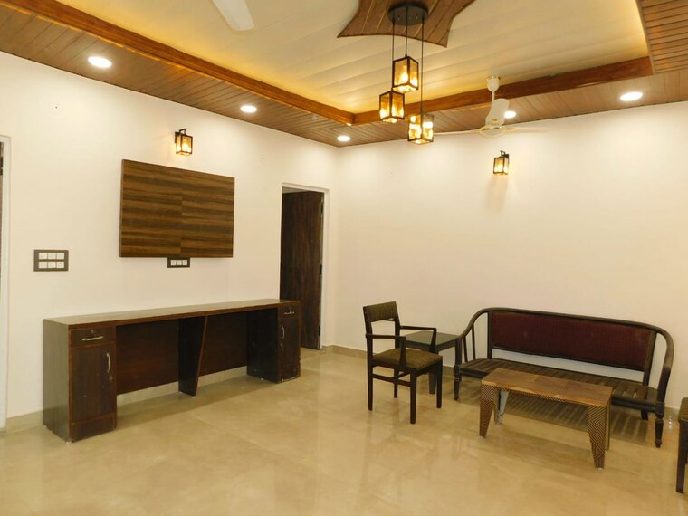 Living Room, green park extension 2 Bedroom 750 Sq.Yd. Builder Floor In Green Park Extension Delhi 10153382