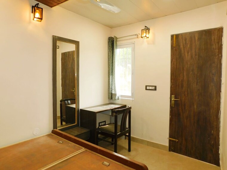Room, green park extension 2 Bedroom 750 Sq.Yd. Builder Floor In Green Park Extension Delhi 10153382