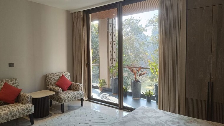Living Room, anand lok 3 Bedroom 400 Sq.Yd. Builder Floor In Anand Lok Delhi 10152986