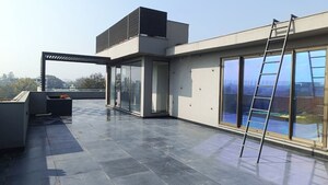 Room in 3 BHK Builder Floor at Anand Lok – for Rent