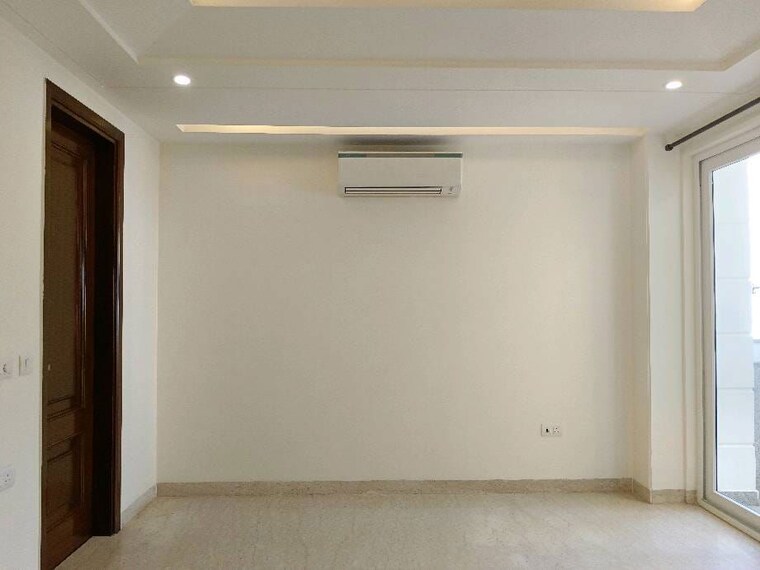 Room, defence colony 4 Bedroom 400 Sq.Yd. Builder Floor In Defence Colony Delhi 10152184