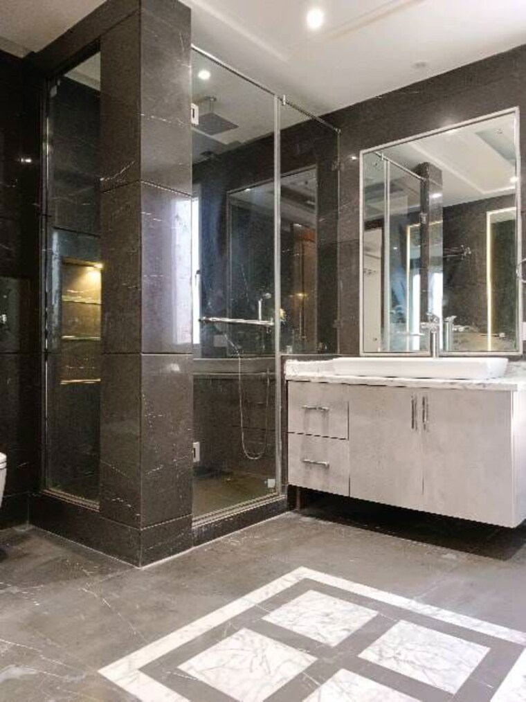 undefined, defence colony 4 Bedroom 400 Sq.Yd. Builder Floor In Defence Colony Delhi 10152184
