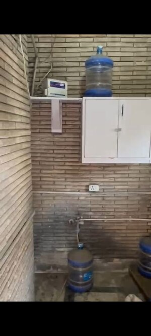 Room in 3 BHK Builder Floor at Safdarjung Enclave – for Rent