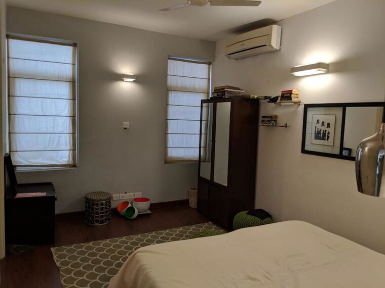 Bedroom, greater kailash ii 2 Bedroom 300 Sq.Yd. Builder Floor In Greater Kailash ii Delhi 10053841