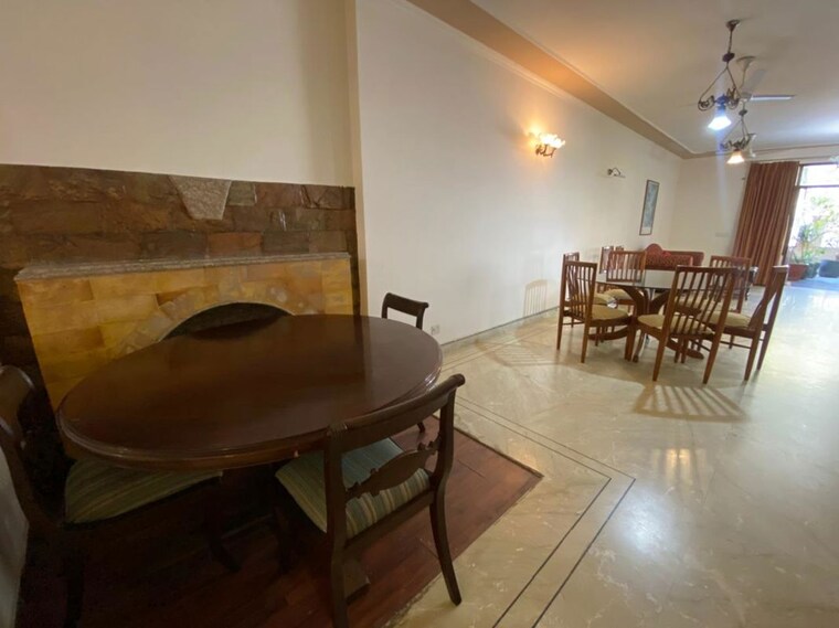 Living Room, greater kailash part 3 3 Bedroom 300 Sq.Yd. Builder Floor In Greater Kailash Part 3 Delhi 10048714