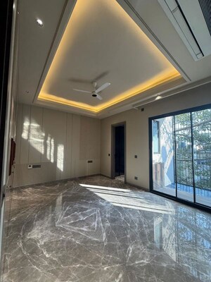 Room in 4 BHK Builder Floor at Greater Kailash I – for Rent