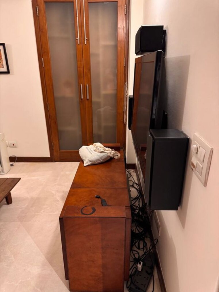 undefined, defence colony 3 Bedroom 500 Sq.Yd. Builder Floor In Defence Colony Delhi 10027652