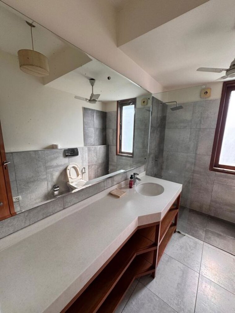 Kitchen, defence colony 3 Bedroom 500 Sq.Yd. Builder Floor In Defence Colony Delhi 10027652