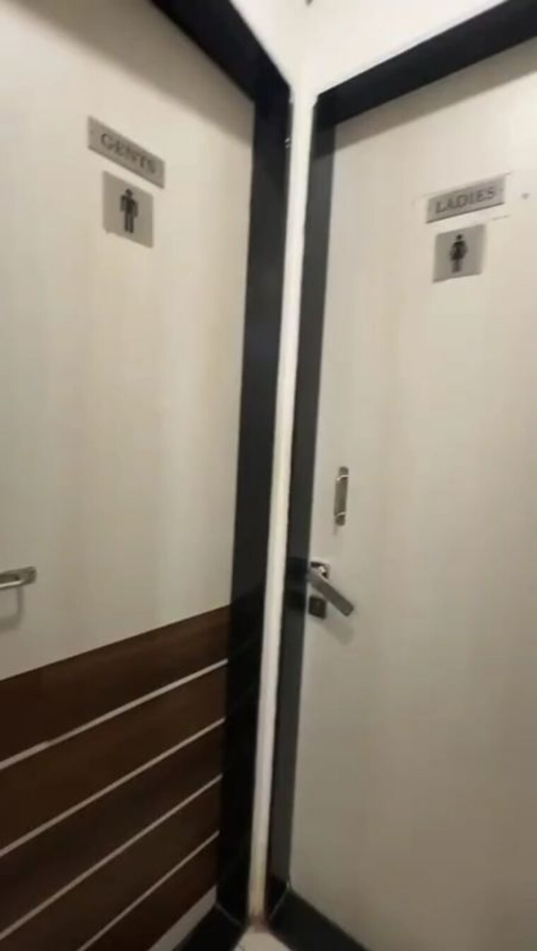 Washroom, hubtown-solaris Commercial Office Space 3200 Sq.Ft. In Andheri East Mumbai 10194246