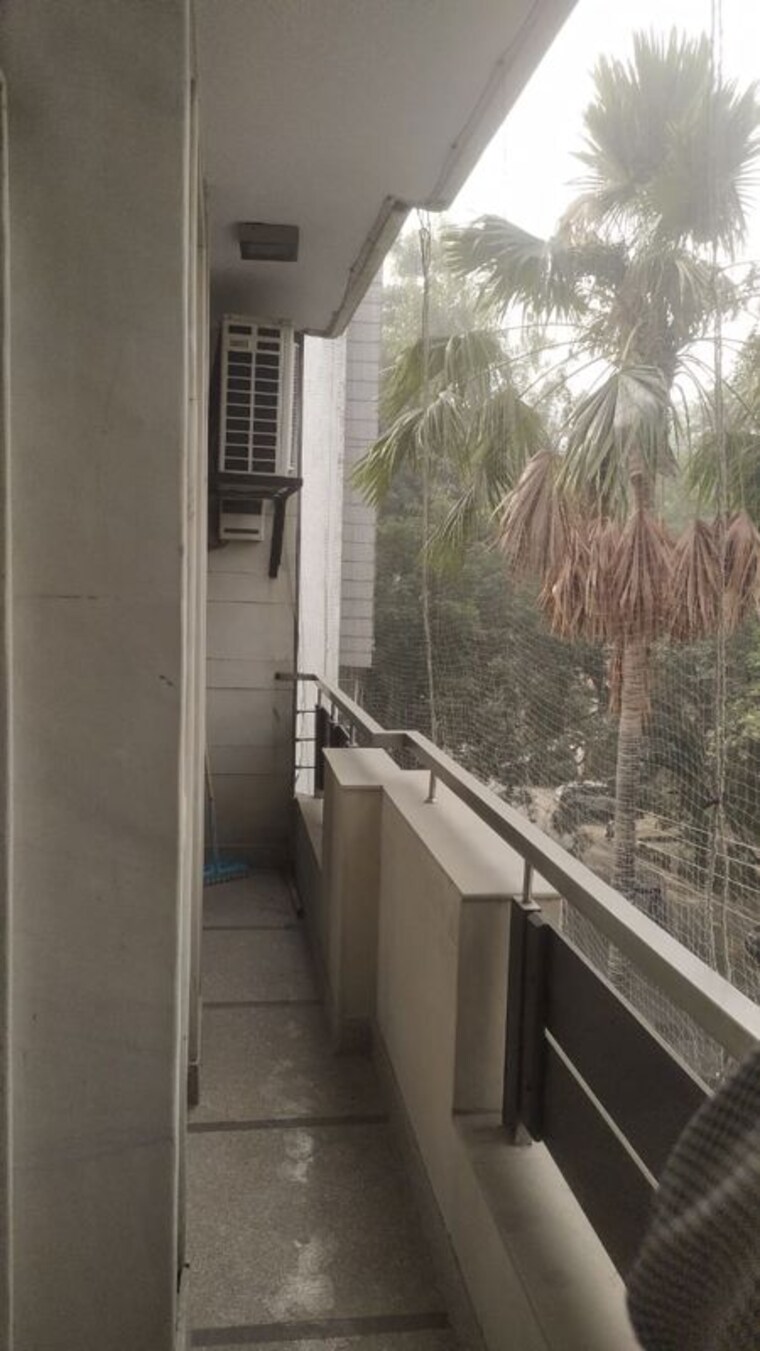 Balcony, greater kailash i 4 Bedroom 300 Sq.Yd. Builder Floor In Greater Kailash I Delhi 10027590