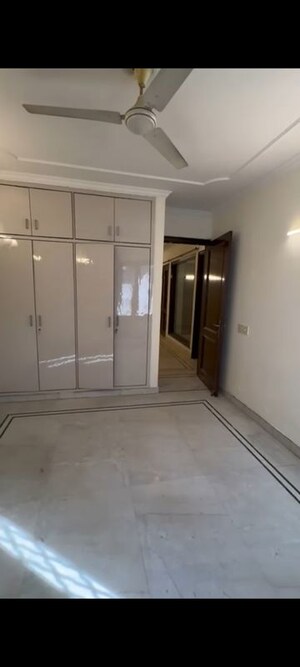 Building Lobby in 4 BHK Builder Floor at Sarvodaya Enclave – for Rent