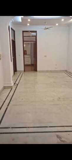 4 BHK + Pooja Room,Study Room,Extra Room Builder Floor For Rent in Sarvodaya Enclave