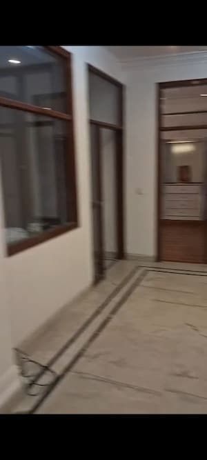 Room in 4 BHK Builder Floor at Sarvodaya Enclave – for Rent