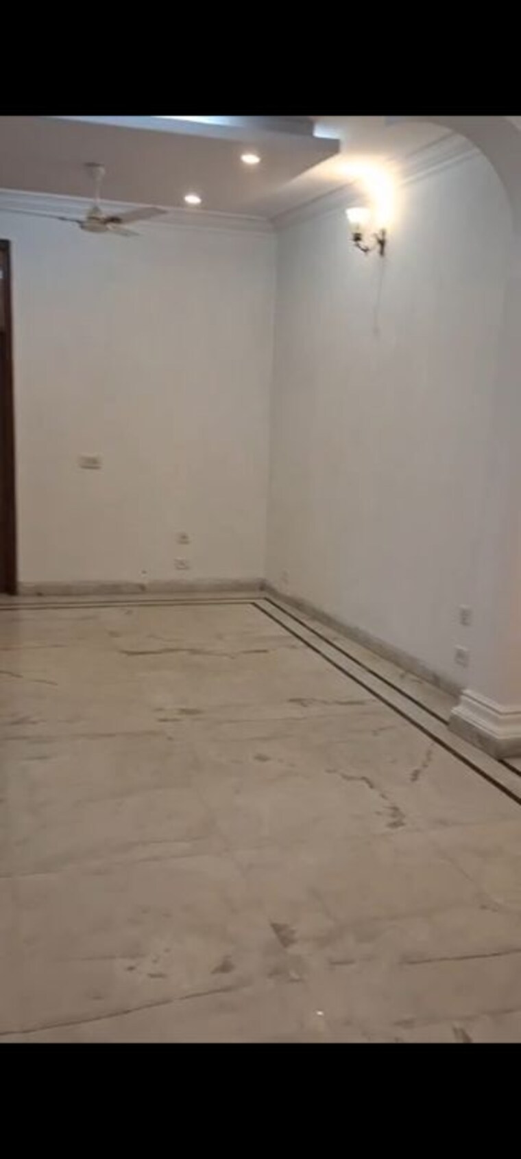 Room, sarvodaya enclave 4 Bedroom 450 Sq.Yd. Builder Floor In Sarvodaya Enclave Delhi 10013090