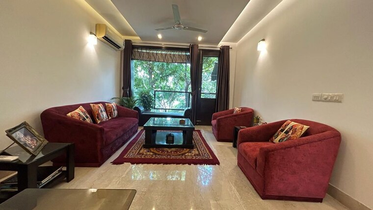 Living Room, safdarjung enclave 3 Bedroom 250 Sq.Yd. Builder Floor In Safdarjung Enclave Delhi 10012709