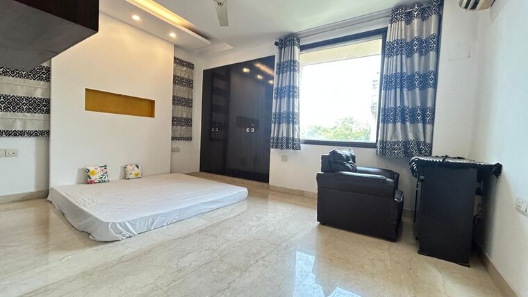 Living Room, safdarjung enclave 3 Bedroom 250 Sq.Yd. Builder Floor In Safdarjung Enclave Delhi 10012709