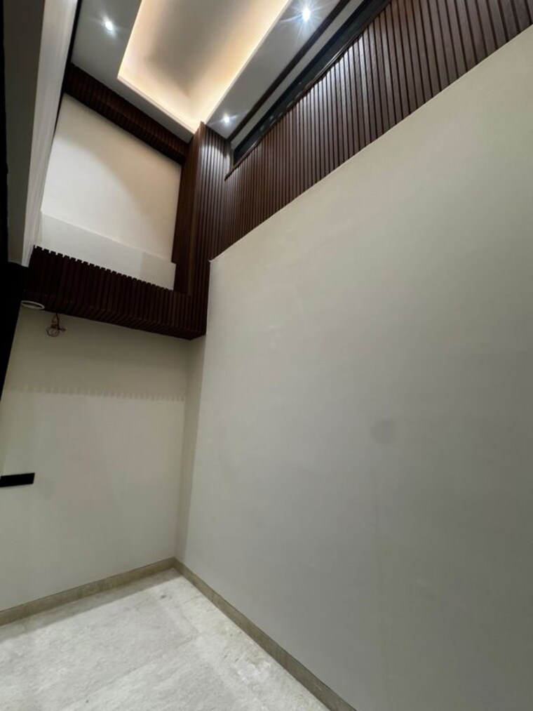 Room, gulmohar park 4 Bedroom 300 Sq.Yd. Builder Floor In Gulmohar Park Delhi 9988605