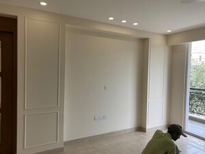 Room in 4 BHK Builder Floor at Safdarjung Enclave – for Rent