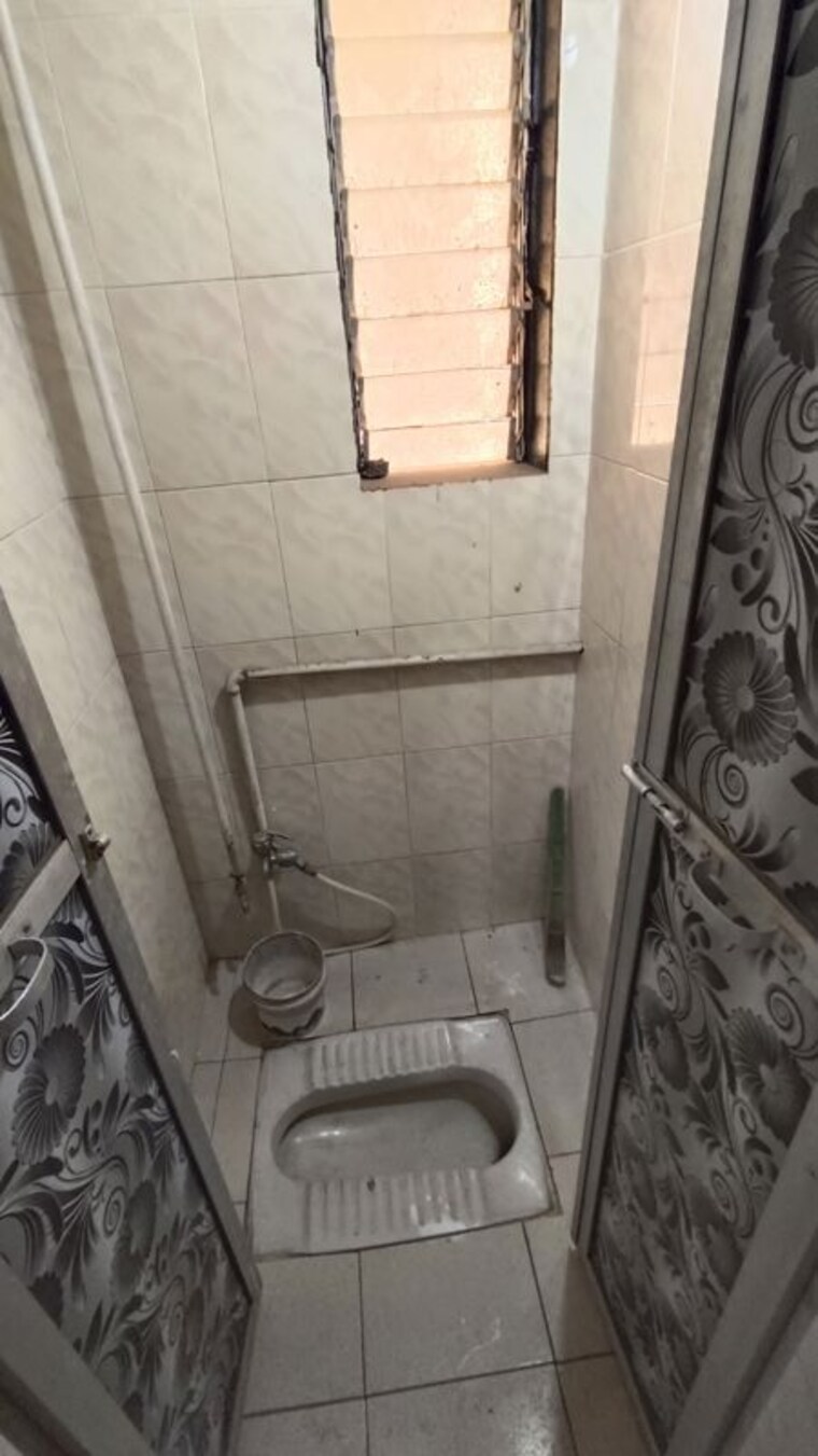 Bathroom, juhu Pg For Boys In Juhu 10194255
