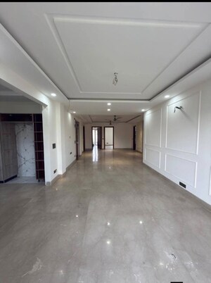 Room in 4 BHK Builder Floor at Ansal API Versalia, Sector 67a – for Sale