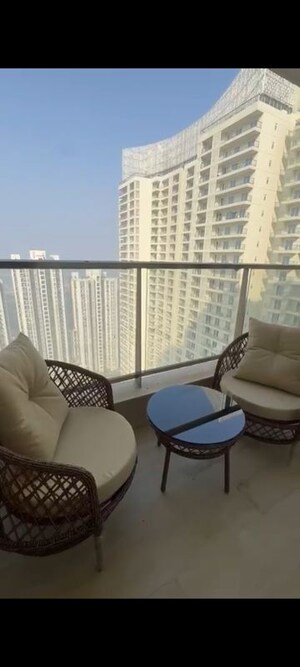 Master Bedroom in 5 BHK Apartment at DLF One Midtown, Moti Nagar – for Rent