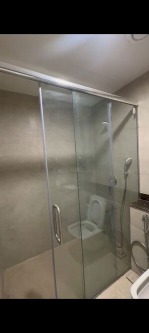 Bathroom in 5 BHK Apartment at DLF One Midtown, Moti Nagar – for Rent