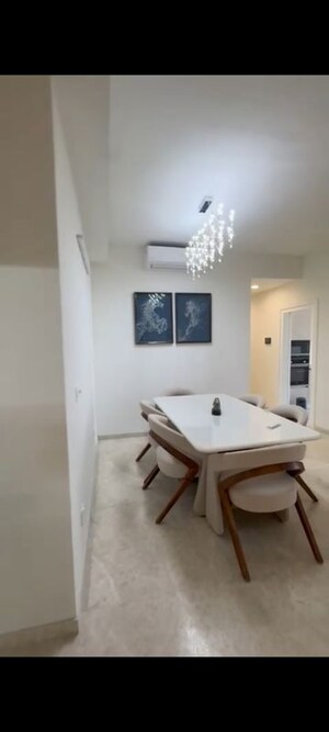 Bathroom in 5 BHK Apartment at DLF One Midtown, Moti Nagar – for Rent