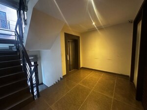 Room in 4 BHK Builder Floor at South Extension ii – for Rent