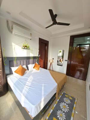 Master Bedroom in 1 BHK Builder Floor at Sector 44 – for Rent