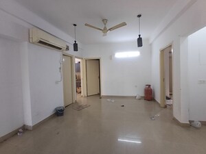 Room in 5 BHK Villa at Unitech Uniworld Resorts-The Residences, Sector 33 – for Rent