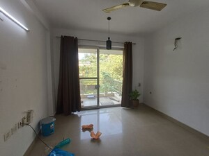 Room in 5 BHK Villa at Unitech Uniworld Resorts-The Residences, Sector 33 – for Rent